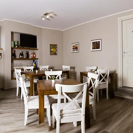Andirivieni Frühstückspension 4*