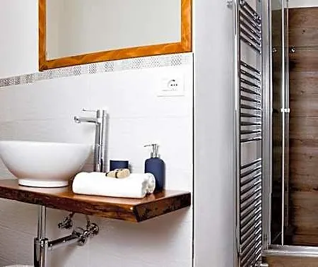 Andirivieni Bed & Breakfast 4*