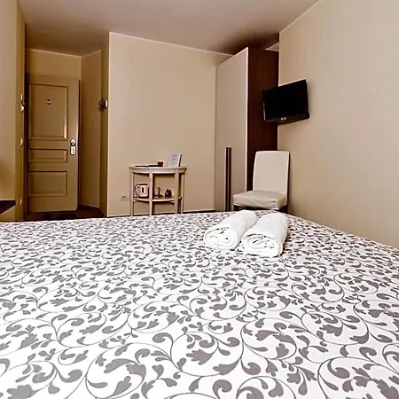 Andirivieni 4*