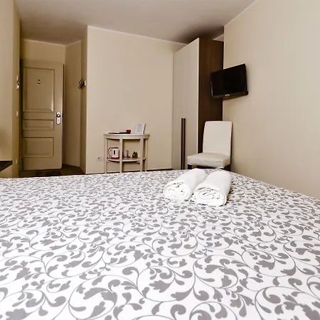Andirivieni Couette-café 4*